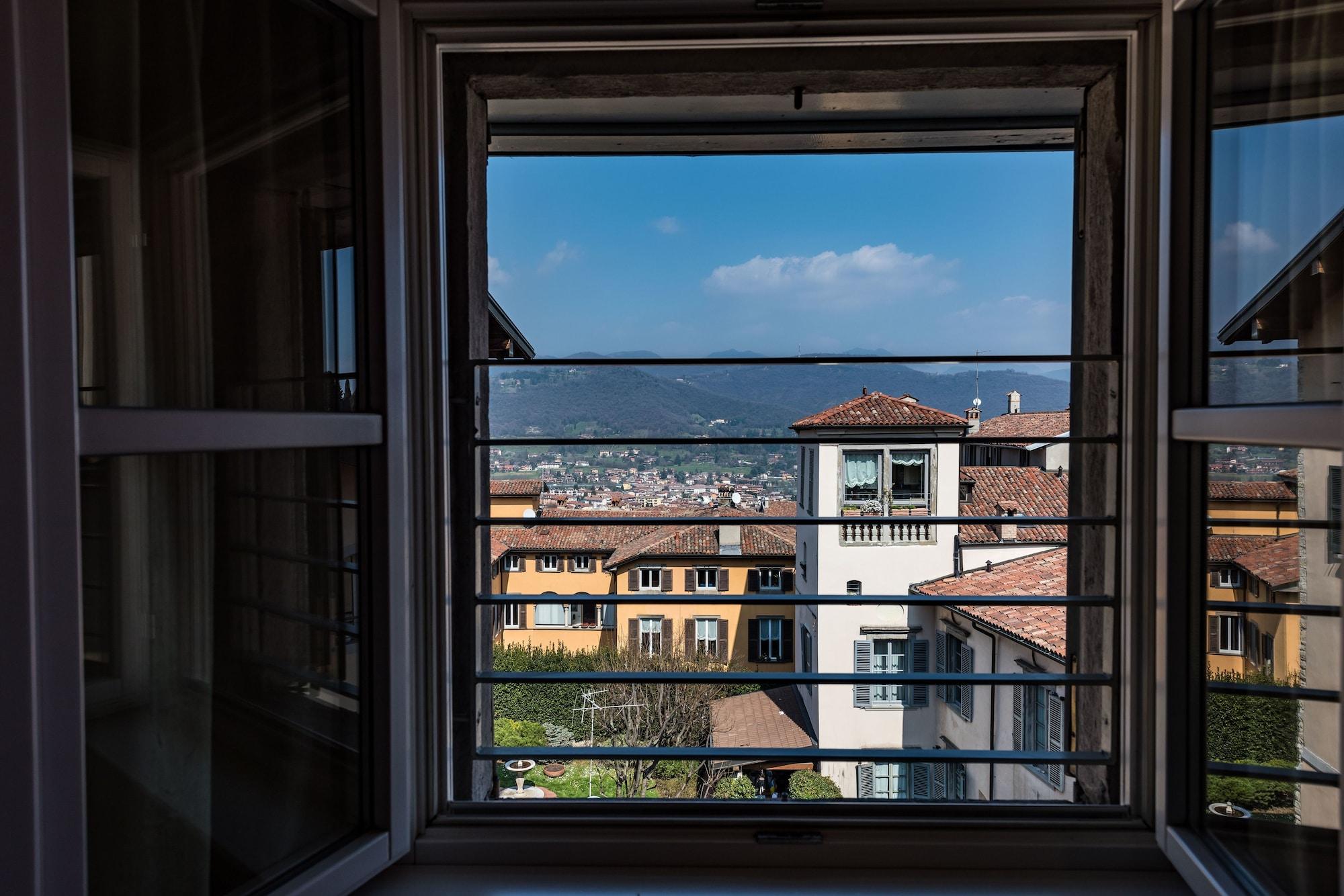 Hotel Piazza Vecchia Бергамо Экстерьер фото