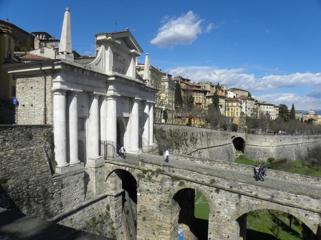 Hotel Piazza Vecchia Бергамо Экстерьер фото